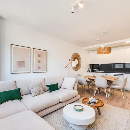Sky Urban Tower Apartment *